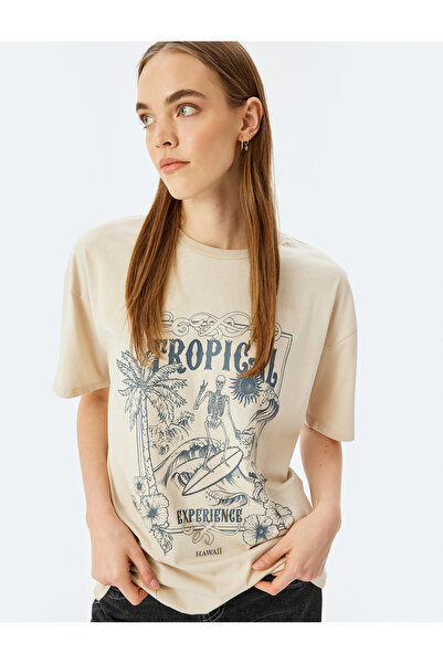 Koton Σλόγκαν εμπριμέ κοντομάνικο μπλουζάκι με λαιμόκοψη μεγάλου μεγέθους