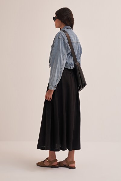 EBU Prive Μαύρη γυναικεία φούστα από οργανικό βαμβάκι - Λεπτομέρεια ραφής