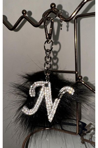 Arabasına Aşıklar Kulubü Black Feather N Letter Keychain