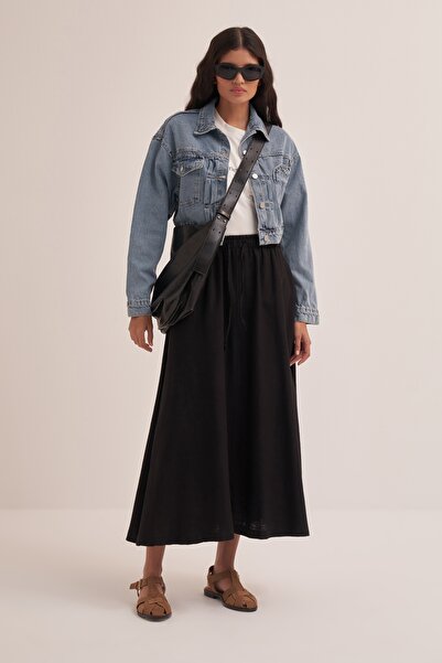 EBU Prive Μαύρη γυναικεία φούστα από οργανικό βαμβάκι - Λεπτομέρεια ραφής