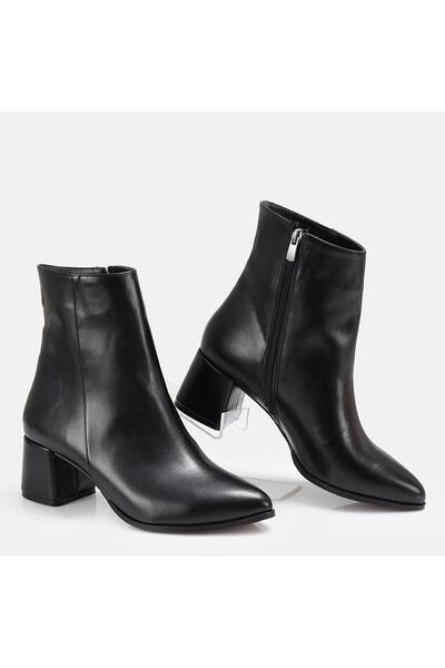 37Numara BÜYÜK  NUMARA KADIN BOT 41-42-43-44-SİYAH CİLT