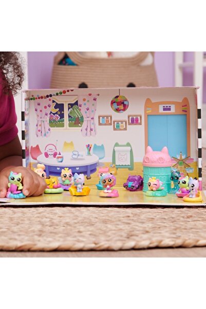 Spin Masters Комплект за куклена къща GABBYS, 12 мини фигурки