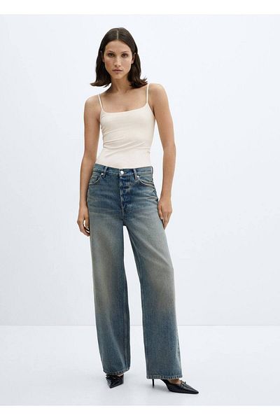MANGO Woman Tief ausgeschnittene Bluse mit Kragen und Riemen