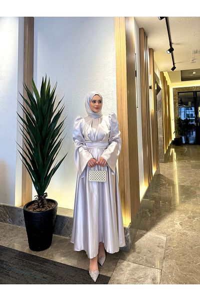 By Atelier Λευκό βραδινό φόρεμα Bera Hijab