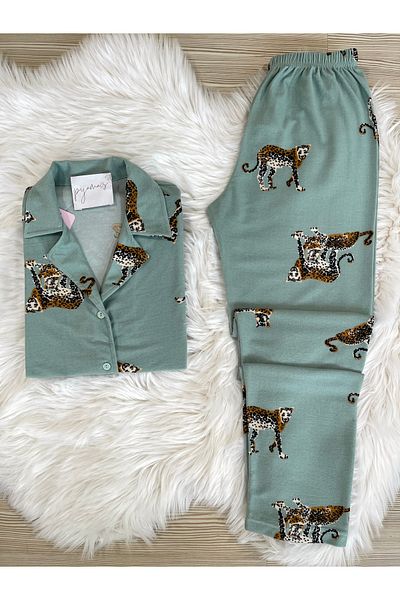 Pijamacs Set de pijamale din piele intoarsa verde cu imprimeu leopard - guler de camasa, maneca lunga