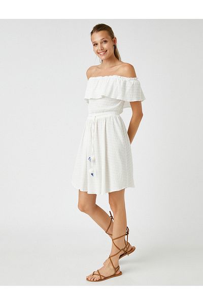 Koton Μίνι φόρεμα Off Shoulder με λεπτομέρεια από φούντα