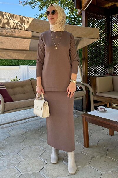 Rabia Şamlı Σετ πλεκτών ρούχων σε χρώμα καφέ με γαλακτώδες χρώμα