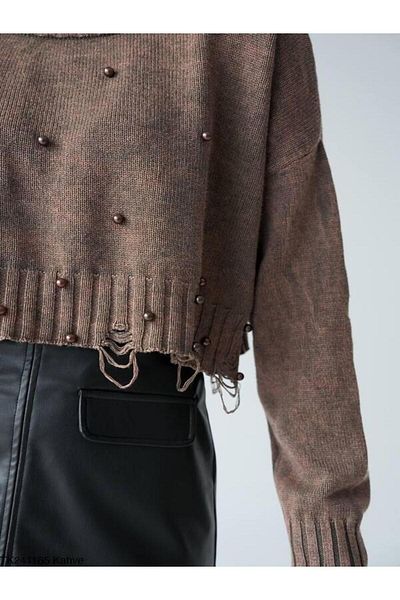 Qu Style Pearl Crop Sweater