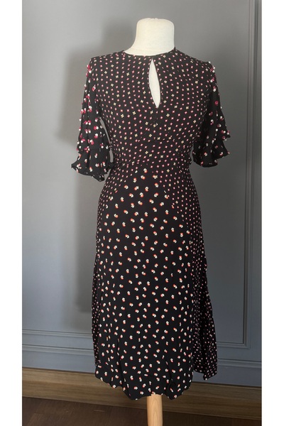 Kübra Tekin İşlemeli Tasarım Siyah Elbise