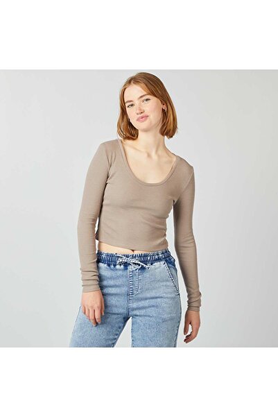 KIABI تي شيرت مضلع مقصوص باللون البيج