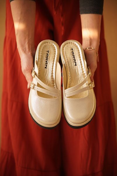 Taran Γυναικείες παντόφλες Comfort Darina με διπλή πόρπη με σφήνα τακούνι