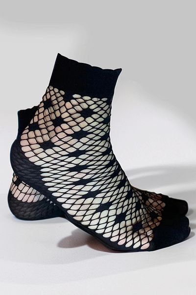 MEINE LIEBE Elegance Fishnet Diamond Socks