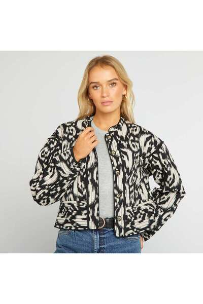 KIABI سترة قصيرة مطبوعة بنمط إيكات باللون الأزرق