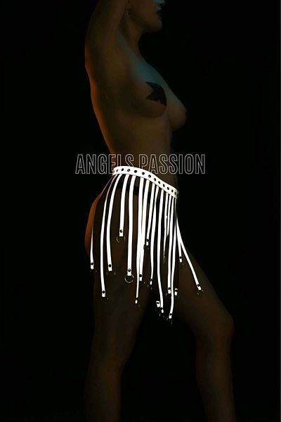 Angels Passion Φούστα με λευκούς ανακλαστήρες και φούντες, αξεσουάρ για νυχτερινή χρήση