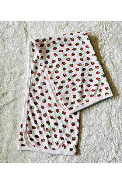 anne dokunuşu gibi KUZUM BEBE Ribbed Single Layer Strawberry Patterned Baby Swaddle Blanket