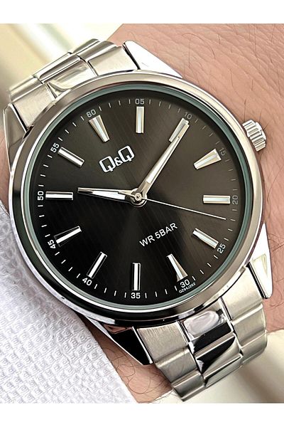 Q&Q 3 Atm Water Resistant Men's Wristwatch - Steel Band, Calendar Dial Eq.Z94.202Y