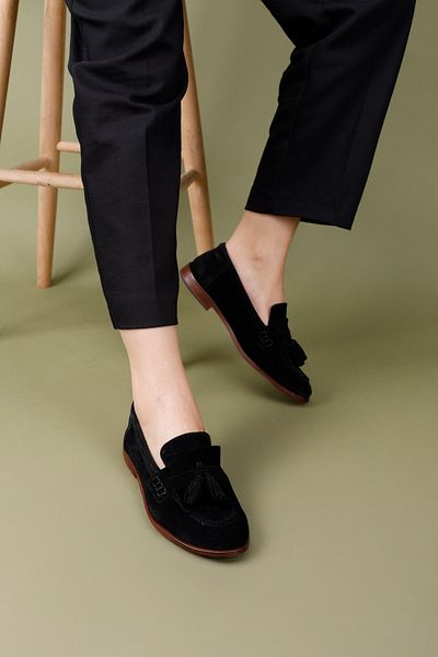 Getcho Pantofi de damă Corna din piele de căprioară naturală, negri
