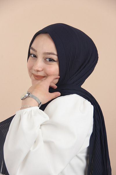 Sima شال أزرق داكن بتصميم مطوي عملي