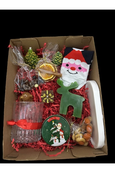 magnocandles Hediyelik Konsept Hediye Paketi Seti Mum,çorap, Bardak, Çikolata...