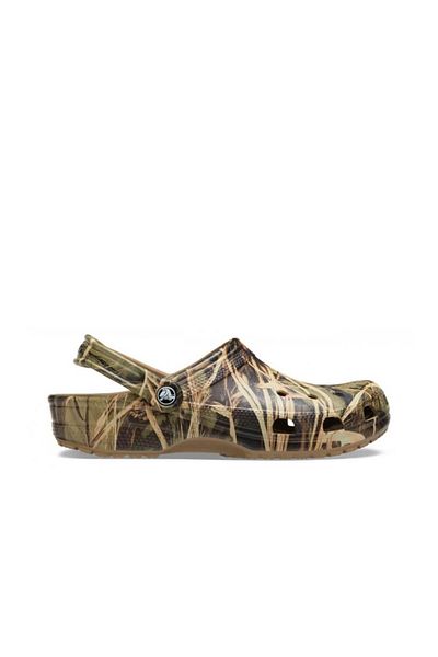 Crocs شبشب رجالي كلاسيكي من Realtree - مموه