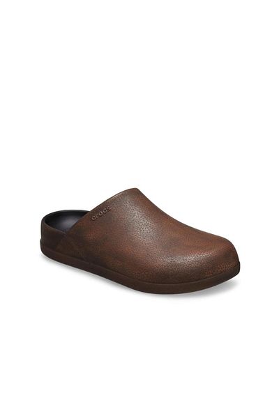 Crocs شبشب نسائي من Dylan Burnished Clog - موكا