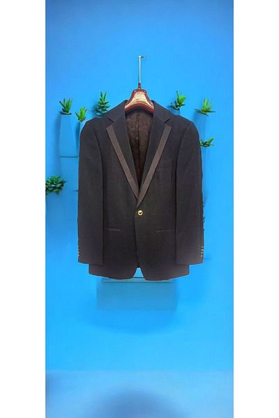 Sarar Men's Black Self-Striped Suit