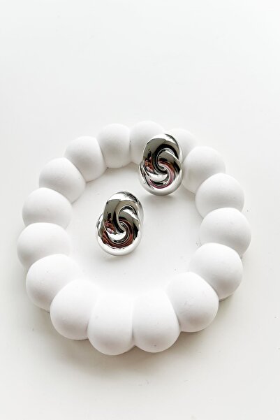 Pretty Altın Kaplama Modern Halka Geçmeli Küpe Gümüş Renk 3,5 cm'dir