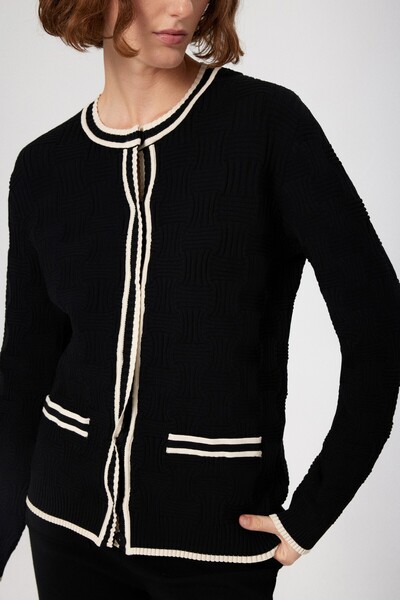 Mısırlı Siyah Beyaz Şerit Detaylı Kadın Ceket