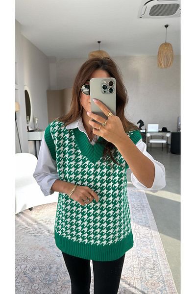 Buket Teke Green Houndstooth Sweater