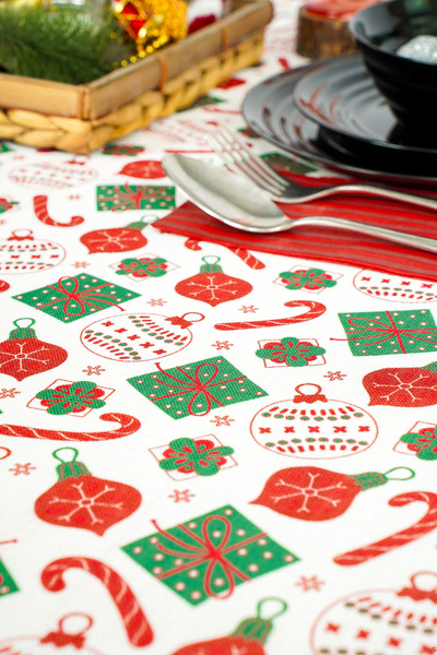 homease Şeker Desenli Yılbaşı Masa Örtüsü - Leke Tutmaz Dertsiz (170x170, 120x170, 170x220)