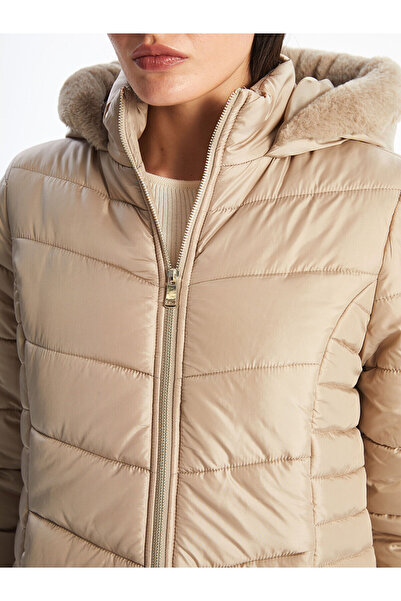 LC Waikiki LCWAIKIKI klasszikus kapucnis női pehelykabát