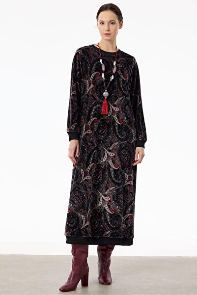 Tığ Triko Kolyeli Şal Desen Kadife Elbise SİYAH