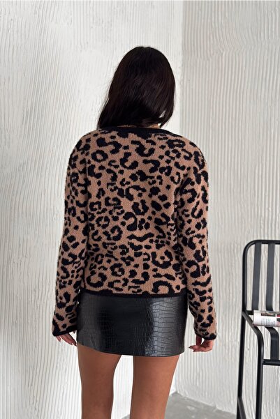 FEMELLE Γυναικεία πλεκτή ζακέτα καφέ κανονικού μεγέθους με κουμπιά λεοπάρ