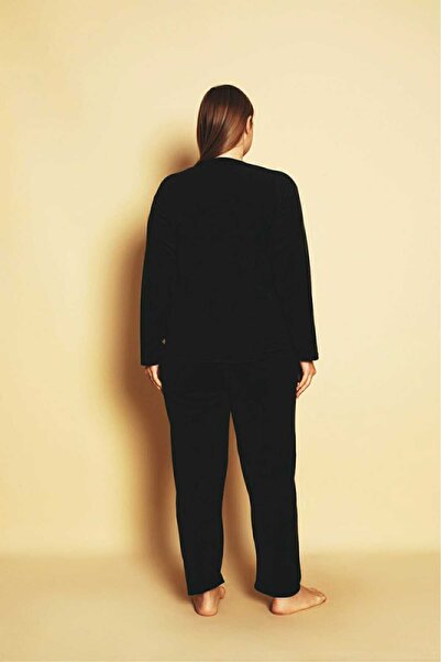 Temporium Women's Plus Size Curve French Velvet Round Neck Long Sleeve Pajamas Set