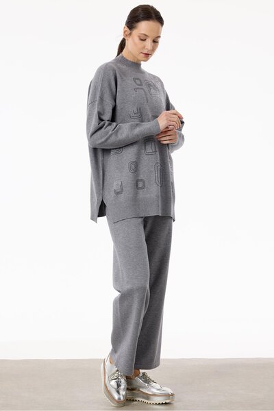 Tığ Triko Önü Geometrik Payetli Pantolonlu Triko Takım GRİ