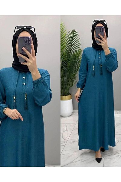 Ayşo Emerald Green Karin Aerobin Hijab φόρεμα - Μισό μπροστινό κουμπί, λεπτομέρεια φούντα, ζώνη
