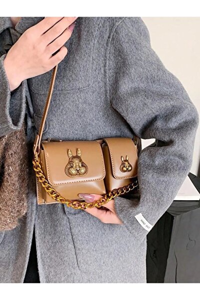 Katusa Női teve színű mókus kiegészítő részletes tervezésű bagett táska