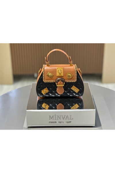 KRISTE BELL حقيبة يد بتصميم خاص تحت عنوان الفضاء