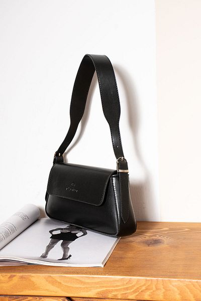 Paradise Women's Black Shoulder Bag with Stylish Design - Estute