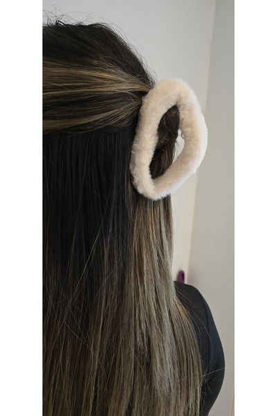 Lioon Krem peluş toka