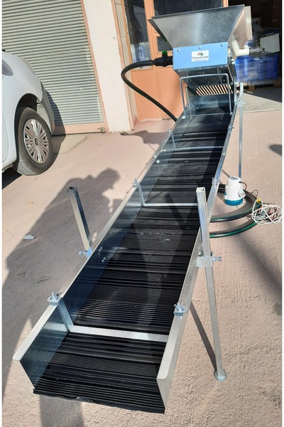 in mekanik gold Pro Series Motorized Savak Highbanker Sluice Box Gold Screening Equipment in Sandpits