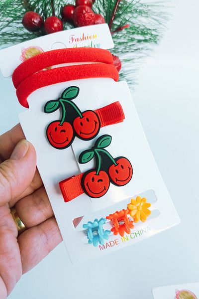 Nisankids Cherry Figured Buckle Set - 2 Rubber and 3 Pegs Cherry Buckle