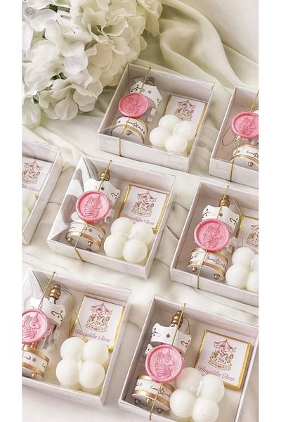 linabukett Carousel Set Gift Candle and Chocolate