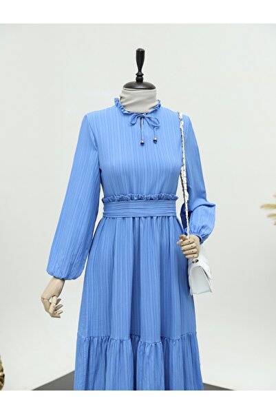 Modamorfo Rochie albastră Seersucker - Volane și decolteu