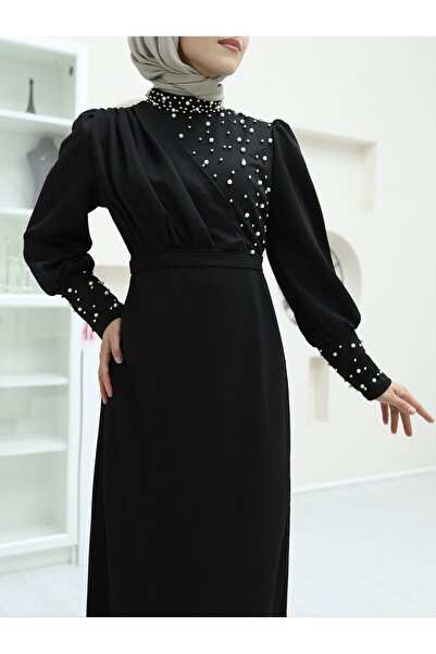 Modamorfo Krepové šaty s dvojitým výstřihem s perlovými detaily – černé
