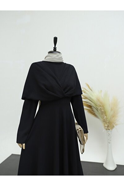 Modamorfo Krepové šaty s překříženým předním dílem a dvojitým límcem - černé