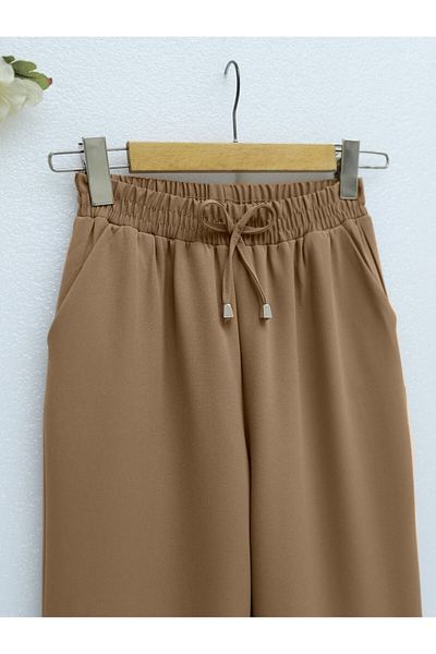 Modamorfo Hose mit schmalem Bein und Schnürung an der Taille – Zimt