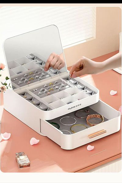 GİLLİ STORE Многофункционален органайзер за грим с огледало и много отделения