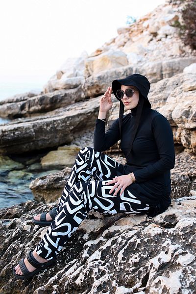 Remsa Mayo Πλήρως καλυμμένο Lycra Hijab μαγιό - Φαρδύ πόδι, 900-300 Μαύρο Λευκό