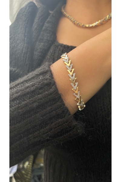 Jewerly V Model Taşlı Kadın Bileklik